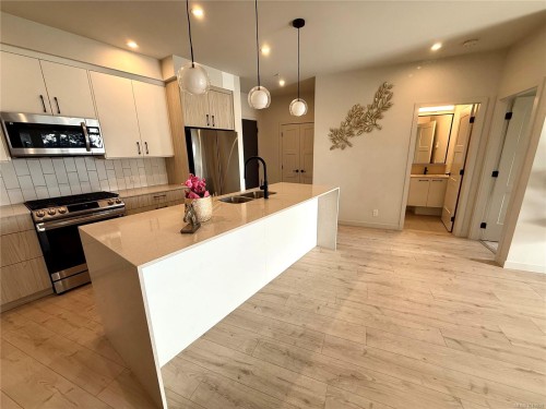 #110-958 Pharoah Mews  Langford, BC V9B 7A1