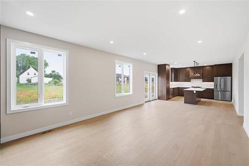 173 Harvest Cr, Lorette, MB - Indoor Photo Showing Other Room