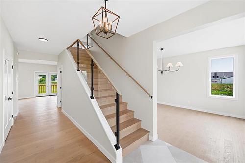 173 Harvest Cr, Lorette, MB - Indoor Photo Showing Other Room