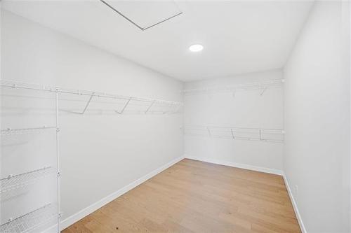 173 Harvest Cr, Lorette, MB - Indoor With Storage