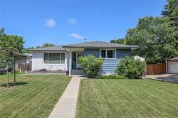 38 Lowery BAY  Winnipeg, MB R2K 3C6