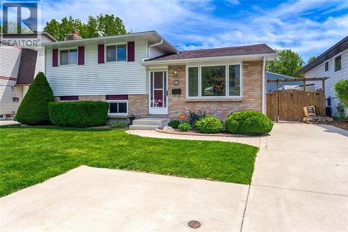 60 Royal CRESCENT  Sarnia, ON N7S 4Z5