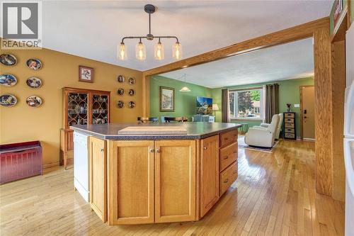 60 Royal Crescent, Sarnia, ON - Indoor