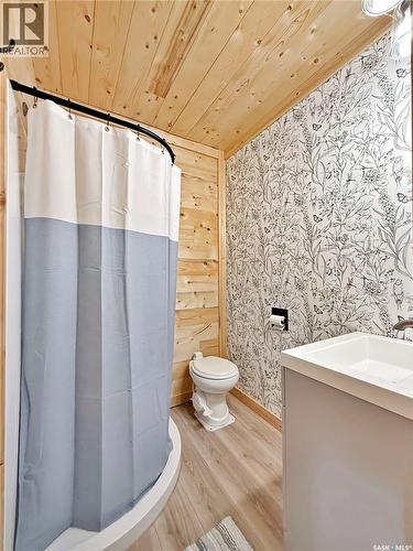 16 Hayes Drive, Candle Lake, SK - Indoor Photo Showing Bathroom