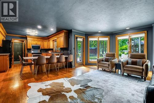 453 Gregory, Wheatley, ON - Indoor Photo Showing Living Room