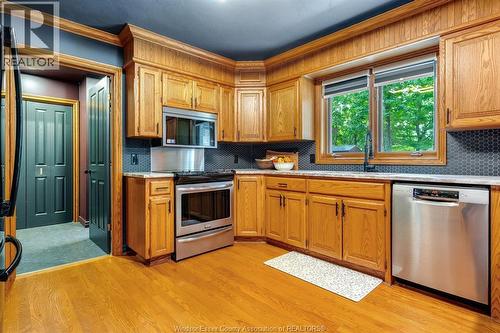 453 Gregory, Wheatley, ON - Indoor Photo Showing Kitchen