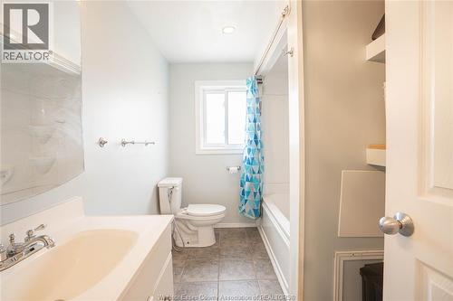 1554 Lesperance Road, Tecumseh, ON - Indoor Photo Showing Bathroom