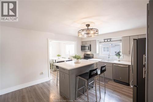 1554 Lesperance Road, Tecumseh, ON - Indoor Photo Showing Kitchen With Upgraded Kitchen