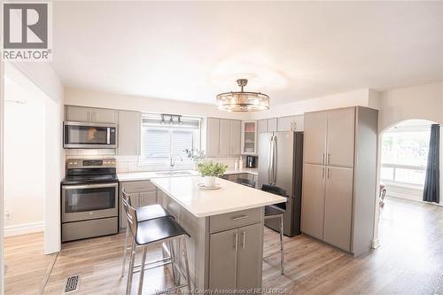 1554 Lesperance Road, Tecumseh, ON - Indoor Photo Showing Kitchen