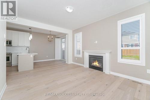 28 Pickett Place, Cambridge, ON - Indoor With Fireplace