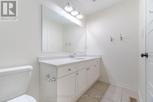 28 Pickett Place, Cambridge, ON - Indoor Photo Showing Bathroom