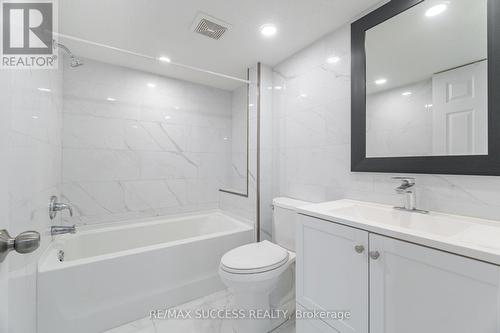 28 Pickett Place, Cambridge, ON - Indoor Photo Showing Bathroom