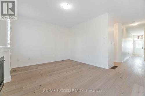 28 Pickett Place, Cambridge, ON - Indoor Photo Showing Other Room With Fireplace