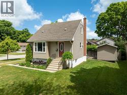702 MICHIGAN AVENUE Point Edward, ON N7V 1G8