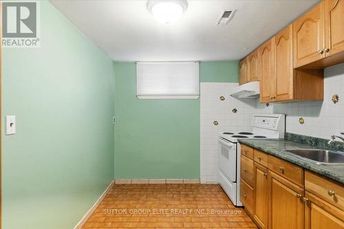 1060 Claredale Road, Mississauga, ON - Indoor Photo Showing Kitchen