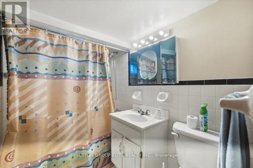 1060 Claredale Road, Mississauga, ON - Indoor Photo Showing Bathroom