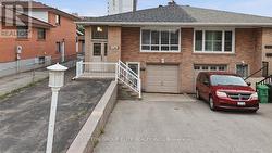 1060 CLAREDALE ROAD  Mississauga, ON L5G 1T6