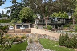 930 Kentwood Terr Saanich, BC V8Y 1A4