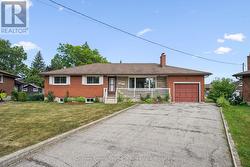 10 KARA LEE COURT Guelph (St. George's), ON N1E 4P2