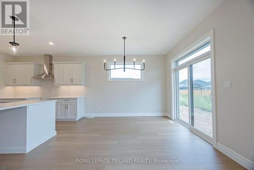 155 Shaw Valley Drive, St. Thomas, ON - Indoor Photo Showing Kitchen