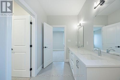 155 Shaw Valley Drive, St. Thomas, ON - Indoor Photo Showing Bathroom