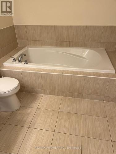 23 Spruce Pine Crescent, Vaughan, ON - Indoor Photo Showing Bathroom