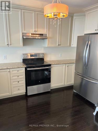 23 Spruce Pine Crescent, Vaughan, ON - Indoor Photo Showing Kitchen With Stainless Steel Kitchen