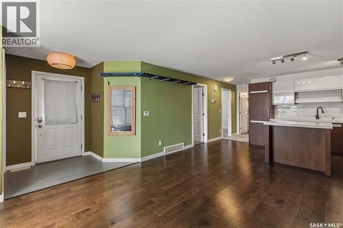 121 2315 Mcclocklin Road, Saskatoon, SK - Indoor Photo Showing Kitchen