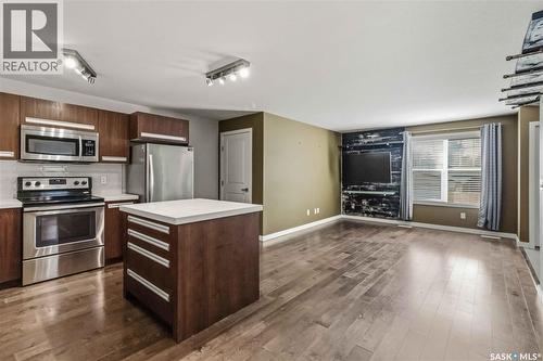 121 2315 Mcclocklin Road, Saskatoon, SK - Indoor Photo Showing Kitchen
