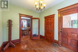Side Foyer - 