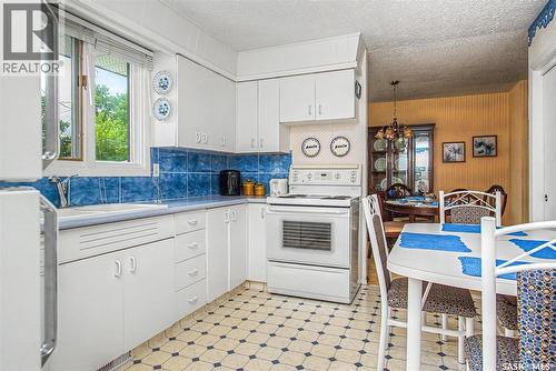 140 Mcdougall Crescent, Regina, SK - Indoor Photo Showing Kitchen