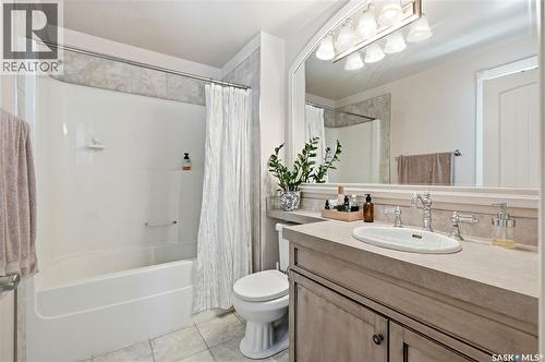 719 14Th Street E, Saskatoon, SK - Indoor Photo Showing Bathroom