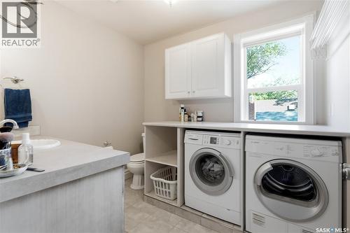719 14Th Street E, Saskatoon, SK - Indoor Photo Showing Laundry Room