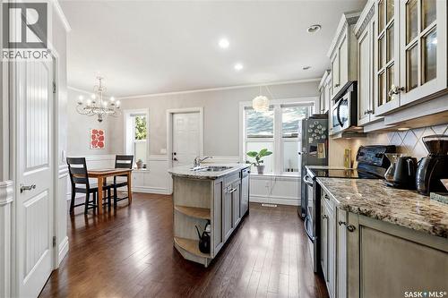 719 14Th Street E, Saskatoon, SK - Indoor Photo Showing Kitchen