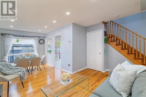 3259 Carabella Way, Mississauga, ON - Indoor Photo Showing Living Room