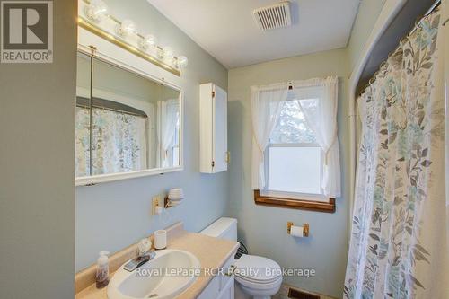 45 William Street E, Minto, ON - Indoor Photo Showing Bathroom