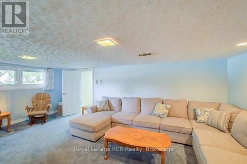 45 William Street E, Minto, ON - Indoor Photo Showing Living Room