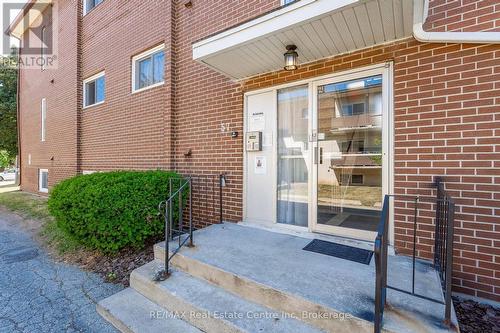 102 - 57 CONROY CRESCENT , Guelph (Dovercliffe Park/Old University), Ontario N1G 2V5 4