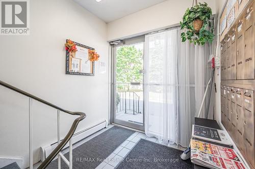 102 - 57 CONROY CRESCENT , Guelph (Dovercliffe Park/Old University), Ontario N1G 2V5 5