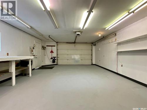 118 Salemka Crescent, Regina, SK - Indoor Photo Showing Garage