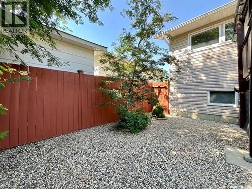 118 Salemka Crescent, Regina, SK - Outdoor