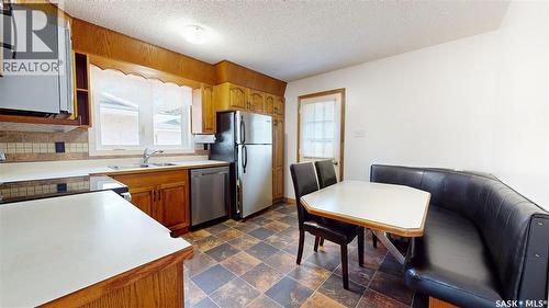 118 Salemka Crescent, Regina, SK - Indoor Photo Showing Kitchen With Double Sink