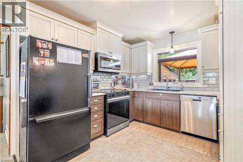 10 Brier Crescent, Brantford, ON - Indoor Photo Showing Kitchen