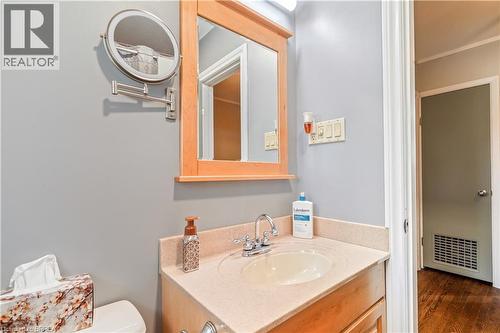 10 Brier Crescent, Brantford, ON - Indoor Photo Showing Bathroom