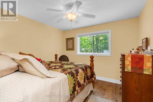 6 Maplehill Drive, Oro-Medonte, ON - Indoor Photo Showing Bedroom