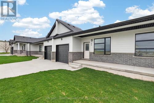 56 MOONLIGHT COURT  Central Huron (Clinton), ON N0M 1L0