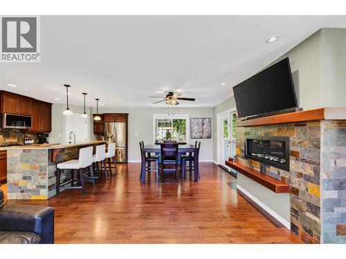 262 Bryan Road, Nelson, BC - Indoor Photo Showing Living Room With Fireplace