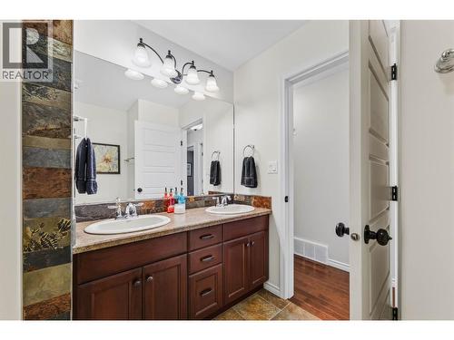 262 Bryan Road, Nelson, BC - Indoor Photo Showing Bathroom