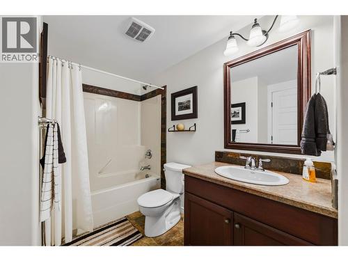 262 Bryan Road, Nelson, BC - Indoor Photo Showing Bathroom