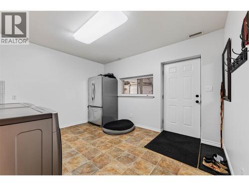 262 Bryan Road, Nelson, BC - Indoor